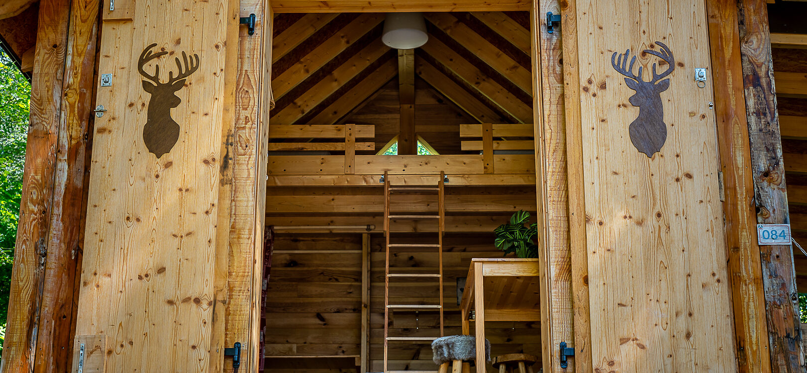 CAMPING OSENBACH 100 INTERIEUR CT 1620X750 | Camping Osenbach La Cabane Trappeur : L’Alliance Parfaite entre Nature et Confort Gérardmer